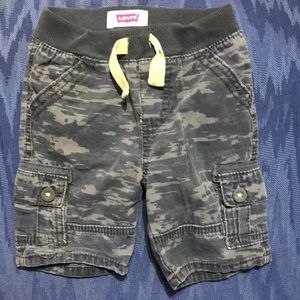 Levi’s 24 month baby boy camouflage shorts